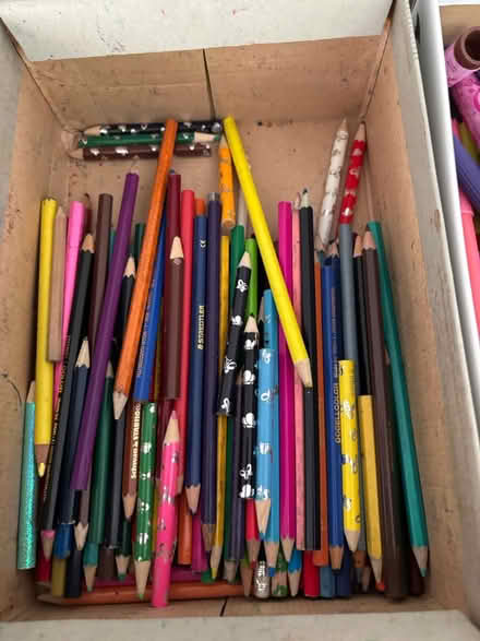 Photo of free Crayons, Pens and Wax Crayons (RG8 (Whitchurch Hill)) #3