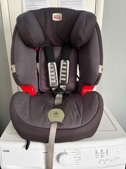 Photo of free Britax car seat 9-18kg (Summersdale PO19) #1