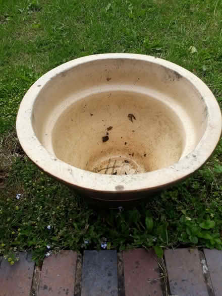 Photo of free Ceramic pots (Oswestry SY11) #3