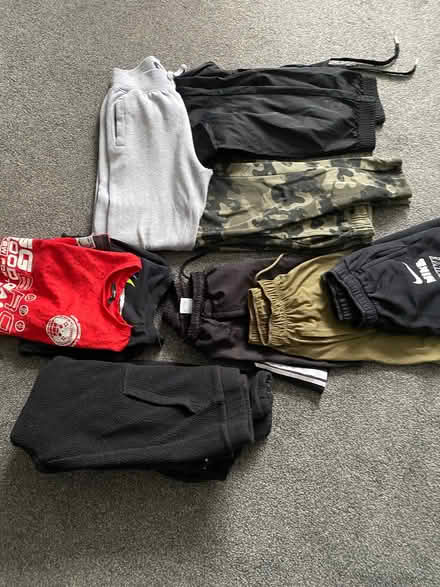 Photo of free It’s age 13 cloths (Havant PO9) #1