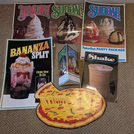 Photo of free ice cream & pizza signs (Davis Square) #1