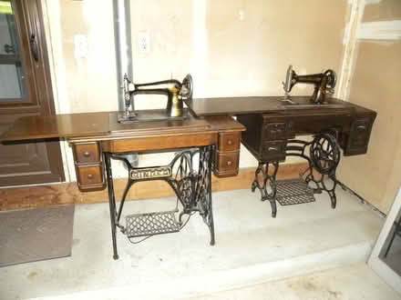 Photo of free Vintage Singer Sewing Machines (Troy) #1