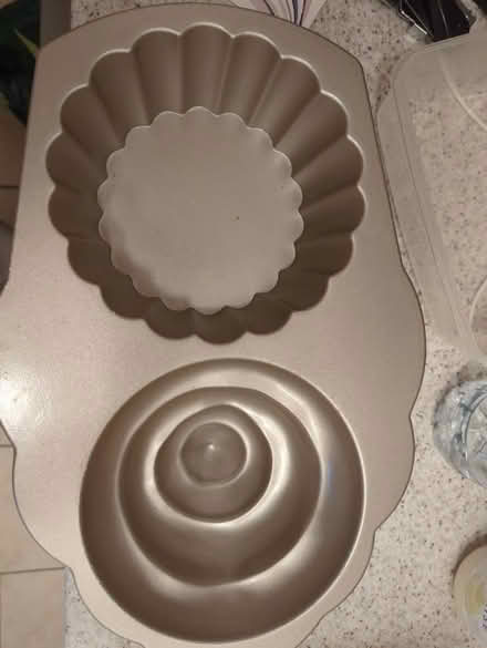 Photo of free Cake tin (Finchley NW11) #2