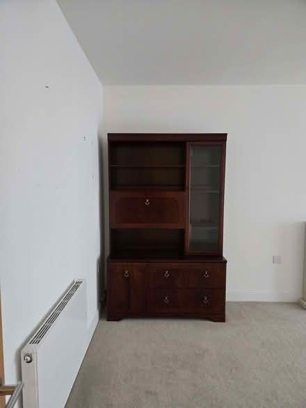 Photo of free Display And Storage Cabinet (Dacorum HP3) #1
