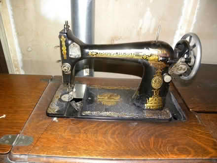 Photo of free Vintage Singer Sewing Machines (Troy) #2