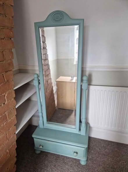 Photo of free Mirror with stand and drawer (CV32 Leamington Spa) #2