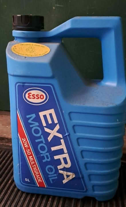 Photo of free 5 litres Esso 20 / 50 motor oil (Wokingham RG40) #1