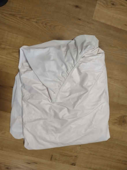 Photo of free Mattress protector (Hay on Wye HR3) #1
