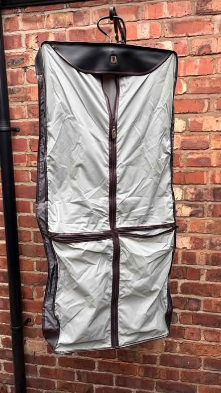 Photo of free Samsonite suit carrier (Sale M33) #1