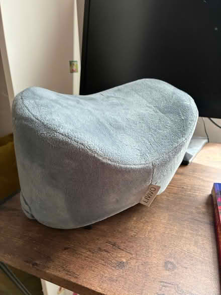 Photo of free Leg Pillow (E17) #1