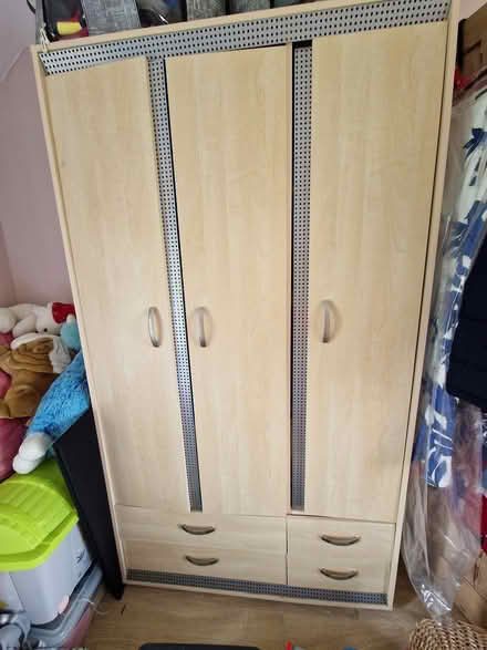 Photo of free Matching bedroom furniture set (Rochford WR15) #3