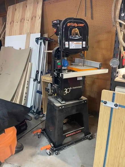 Photo of free Grizzly Band Saw (Pellum and 94 area) #1