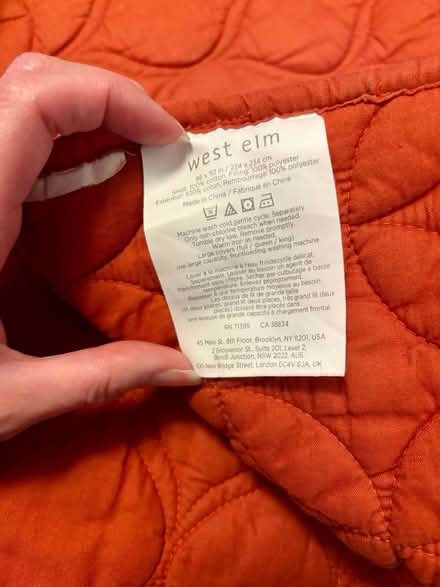Photo of free Full/Queen bed spread and 2 shams (LaSalle Gardens-adjacent) #2