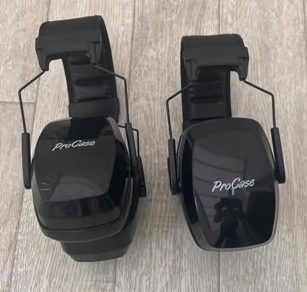 Photo of free New Safety Ear Defenders & Safety Goggles (Good Condition) (Beaconsfield HP9) #2