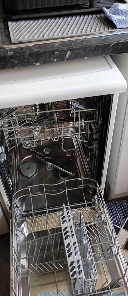 Photo of free Slim line dish washer (Addiscombe CR0) #3