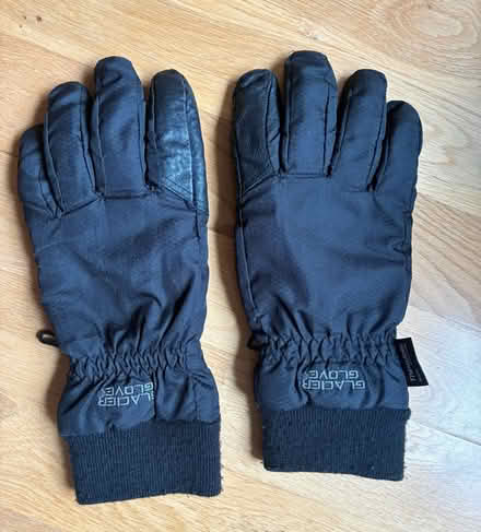 Photo of free Thinsulate gloves (Men’s med/large) (Rainier Valley/Brighton) #1