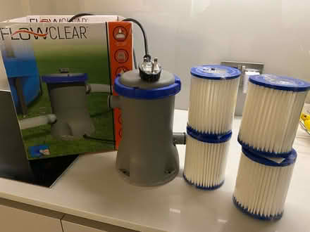 Photo of free Pool Filter Pump + 4 new cartridges (Radlett WD7) #1