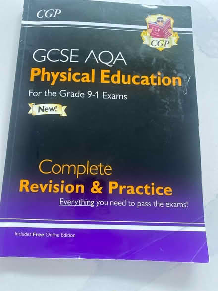 Photo of free GCSE revision book (Forest green) #1