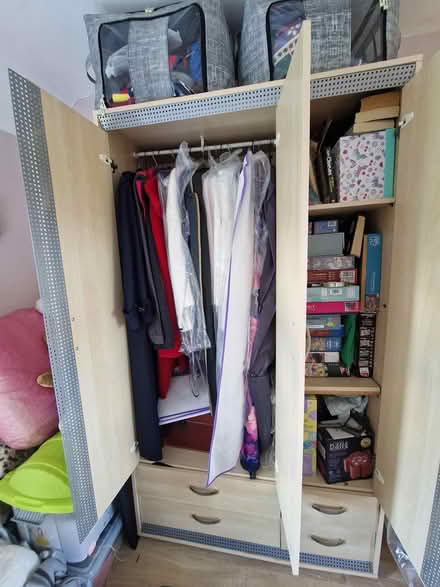 Photo of free Matching bedroom furniture set (Rochford WR15) #4