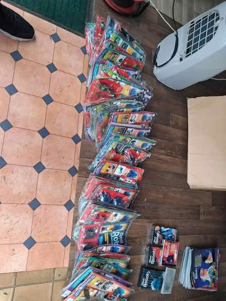 Photo of free Real robots stuff (Crookesmoor S6) #3