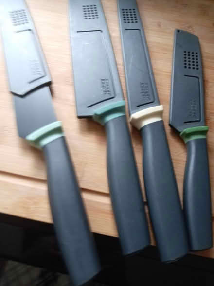 Photo of free 4 kitchen knifes (Puds3 LS13) #1