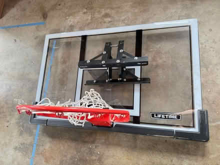 Photo of free Lifetime Basketball Hoop (Saratoga) #1