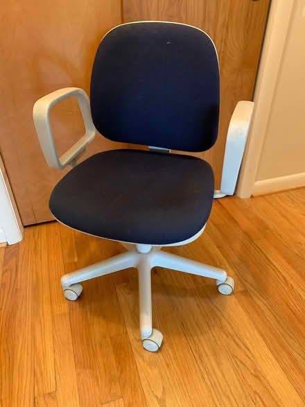 Photo of free Office Chair, standard (48103 near Dicken school) #1