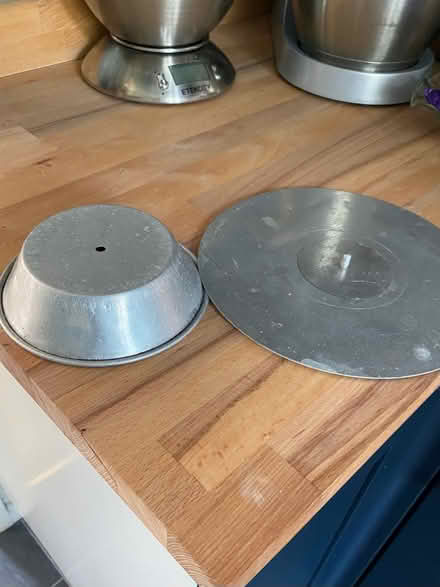Photo of free Cake decorating turntable (BH10) #1