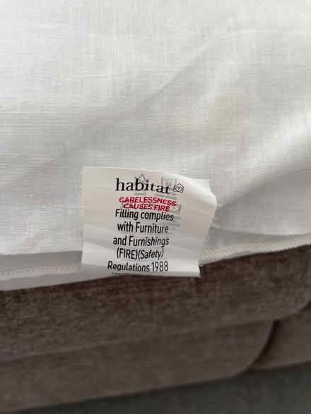 Photo of free 6 bed pillows (cheadle Hulme SK8) #3