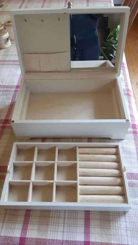 Photo of free Jewelry box (Southdown and Truscott) #2