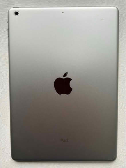 Photo of free iPad Air - 1st Generation (2013) (RH16) #2