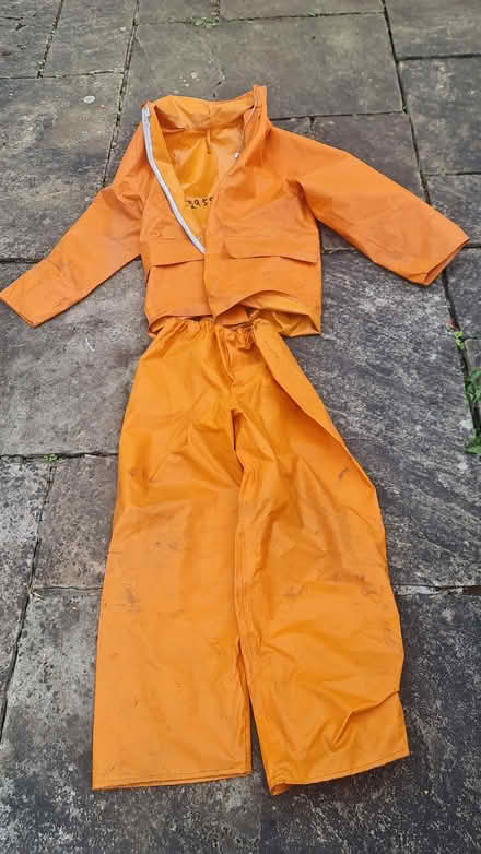 Photo of free waterproof jacket and trousers (Heath, Cardiff CF14) #1