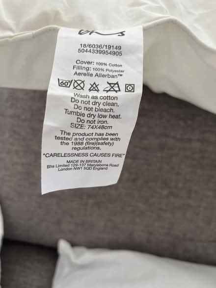 Photo of free 6 bed pillows (cheadle Hulme SK8) #4
