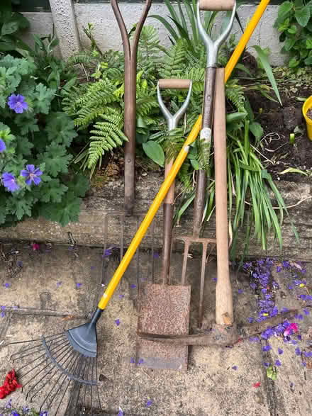 Photo of free Gardening tools - various (Thurmaston LE4) #1