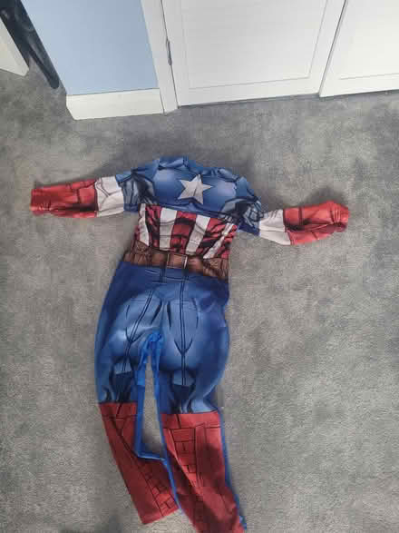 Photo of free Captain America costume age 7-8 (OX15 bloxham) #1