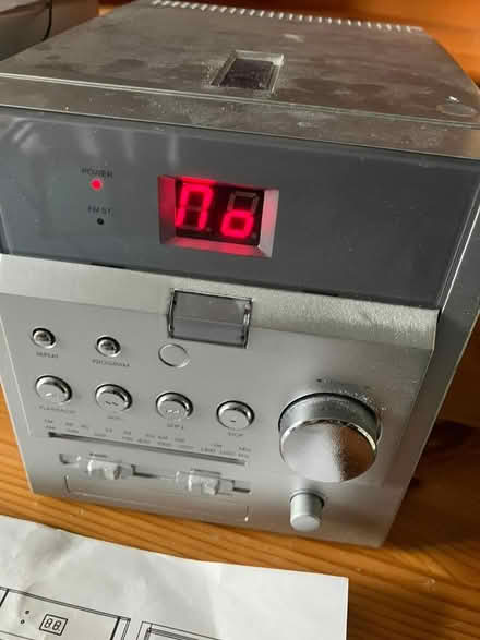 Photo of free CD.Player and speakers (Pinkneys Green SL6) #2