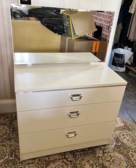 Photo of free White dressing table with mirror (Bassingbourn SG8) #1