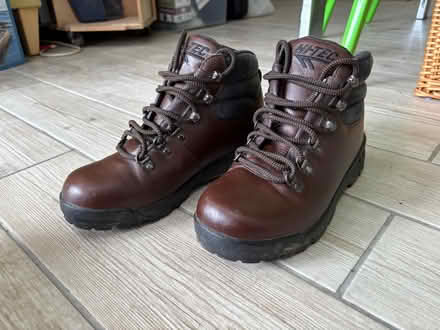 Photo of free Size 6 ladies leather walking boots in excellent condition (Elmers End BR3) #1
