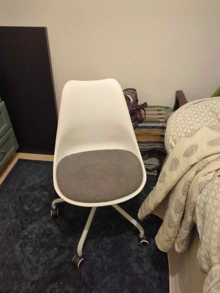Photo of free Spinny chair (19 halbert Street G41 3TT) #1