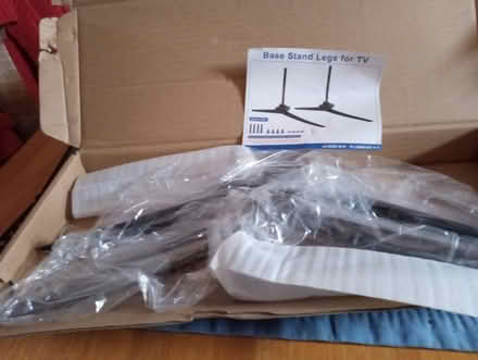 Photo of free Base stand for large TV (Mt Rainier MD) #1