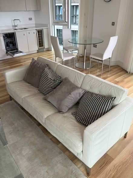 Photo of free Sofa white 3 seater (Aldgate East - E1 8NF) #3