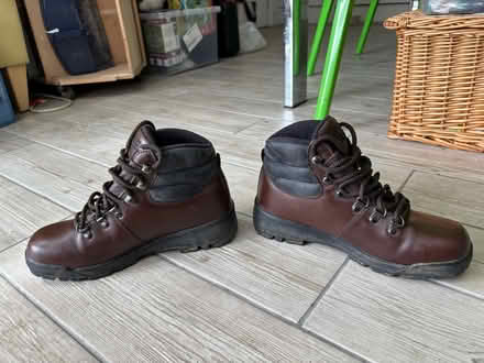 Photo of free Size 6 ladies leather walking boots in excellent condition (Elmers End BR3) #3