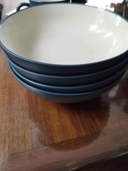 Photo of free 4 bowls and 2 cups (Hunt Club) #1