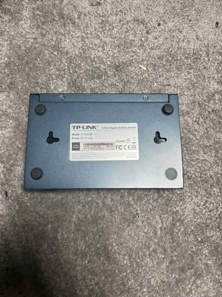 Photo of free 8 port gigabit desktop switch (Romford RM7) #2
