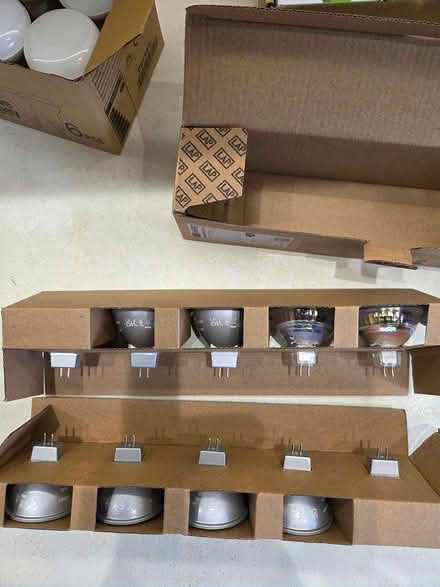 Photo of free 10 x gu5.3 mr16 led light bulbs (Crag Bank, LA5) #1