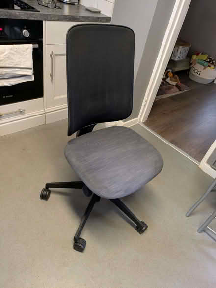 Photo of free Slouch Task One Black Office Chair (Bedwell SG1) #1