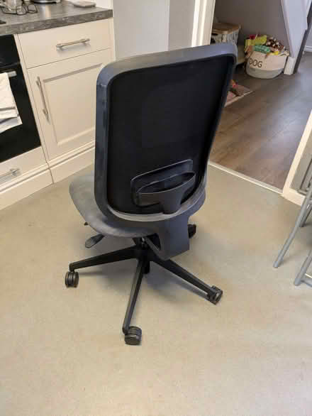 Photo of free Slouch Task One Black Office Chair (Bedwell SG1) #2