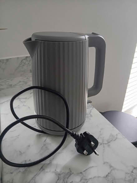 Photo of free Kettle in Grey (GL20) #2