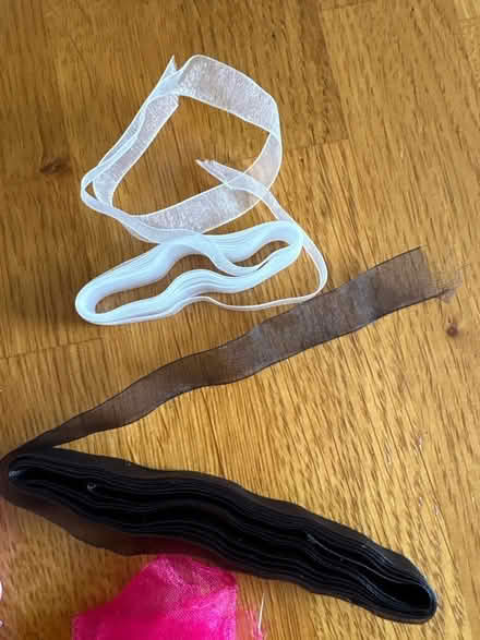Photo of free Wire edged ribbon - very short lengths (Broadward HR6) #2