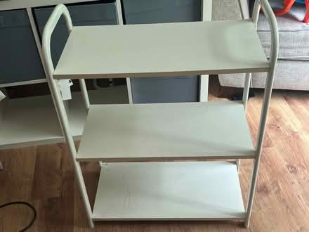 Photo of free white shelfs (BR6) #1